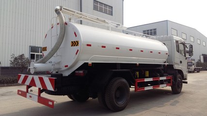 专业定制广东东风吸粪车，多利卡系列支持分期，高清细节图一览